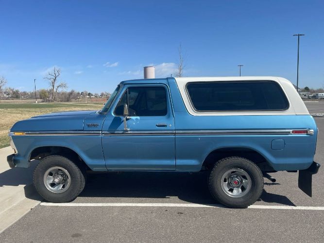 Ford-Bronco-1979-Blue-7