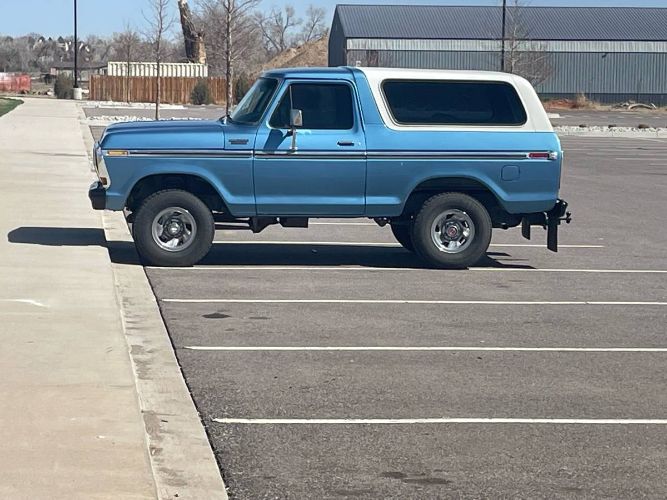 Ford-Bronco-1979-Blue-8