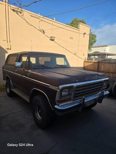 Ford-Bronco-1979-Custom-32