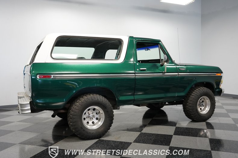 Ford-Bronco-1979-Green-Metallic-Green-2
