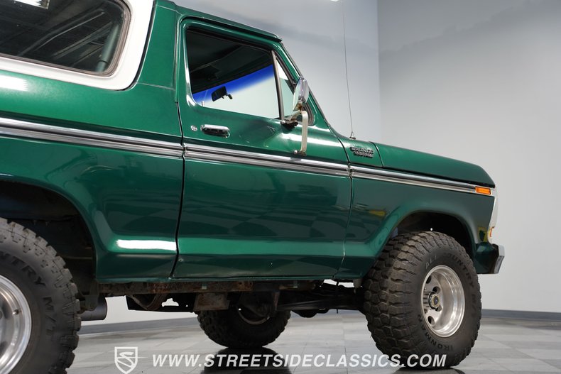 Ford-Bronco-1979-Green-Metallic-Green-24