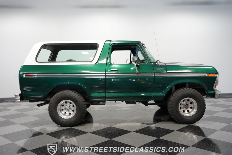 Ford-Bronco-1979-Green-Metallic-Green-3