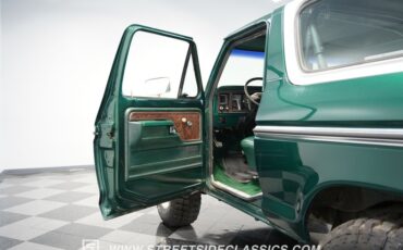 Ford-Bronco-1979-Green-Metallic-Green-32