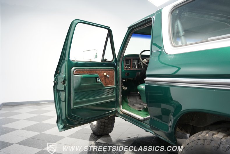 Ford-Bronco-1979-Green-Metallic-Green-32