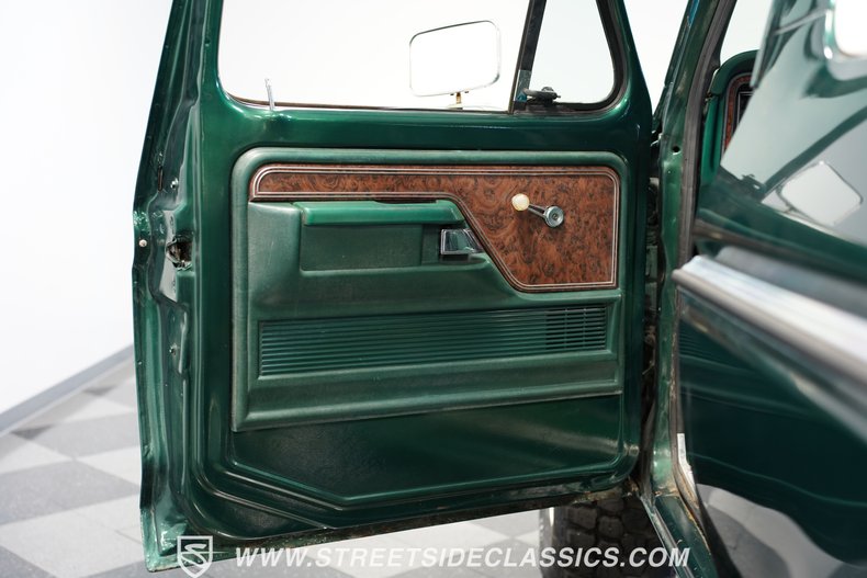Ford-Bronco-1979-Green-Metallic-Green-33