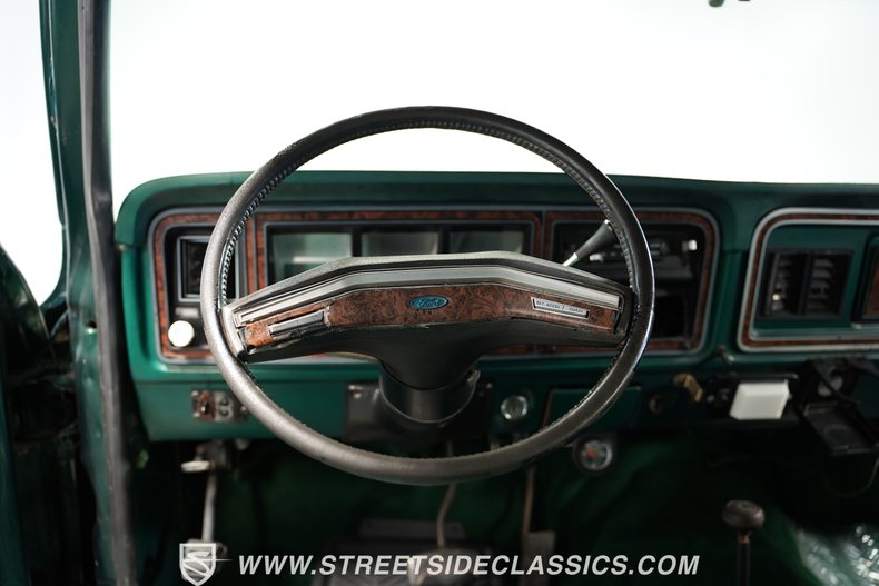 Ford-Bronco-1979-Green-Metallic-Green-35