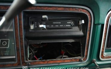 Ford-Bronco-1979-Green-Metallic-Green-38