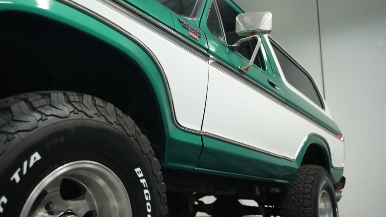 Ford-Bronco-1979-Green-Plaid-19