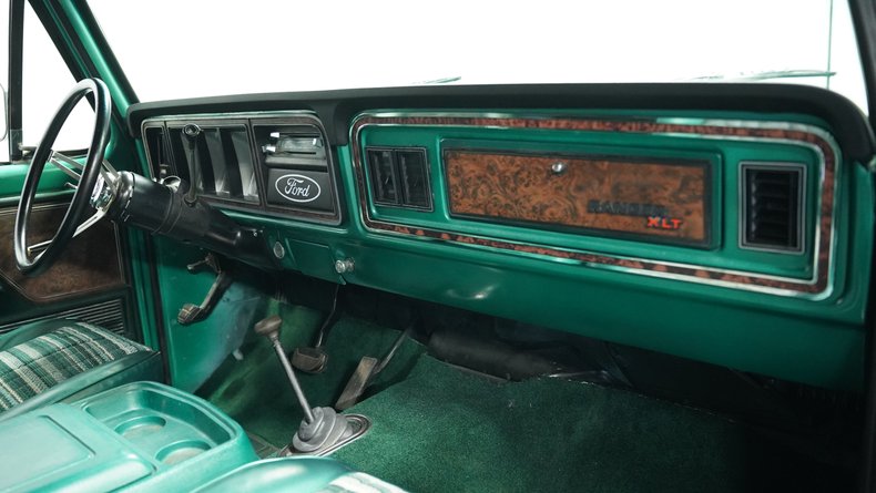 Ford-Bronco-1979-Green-Plaid-21