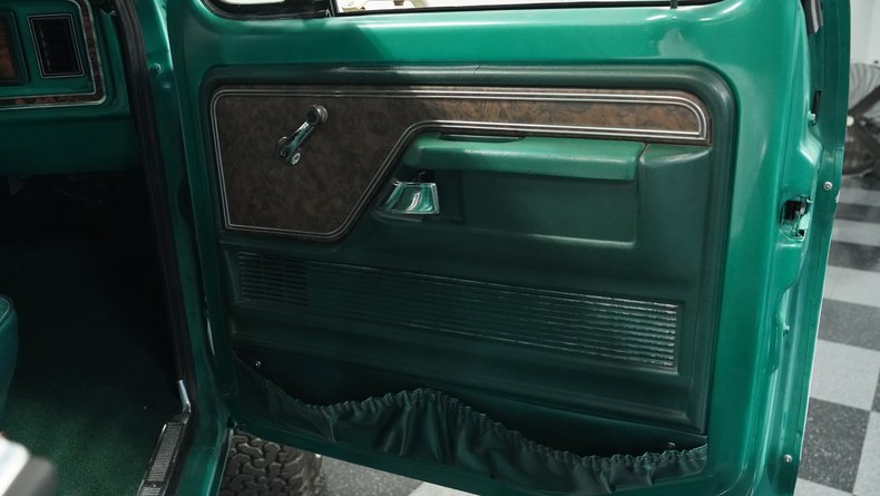 Ford-Bronco-1979-Green-Plaid-24