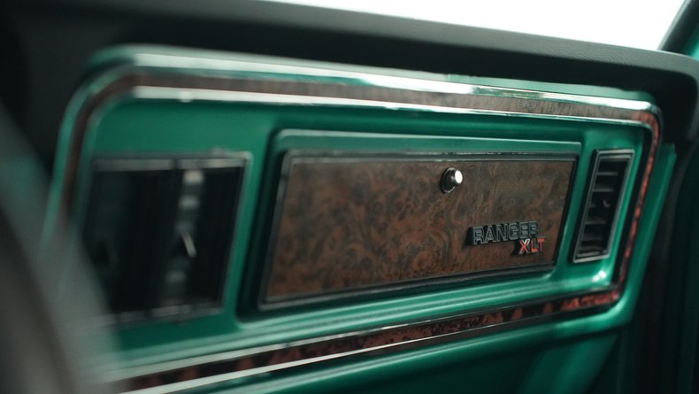 Ford-Bronco-1979-Green-Plaid-35