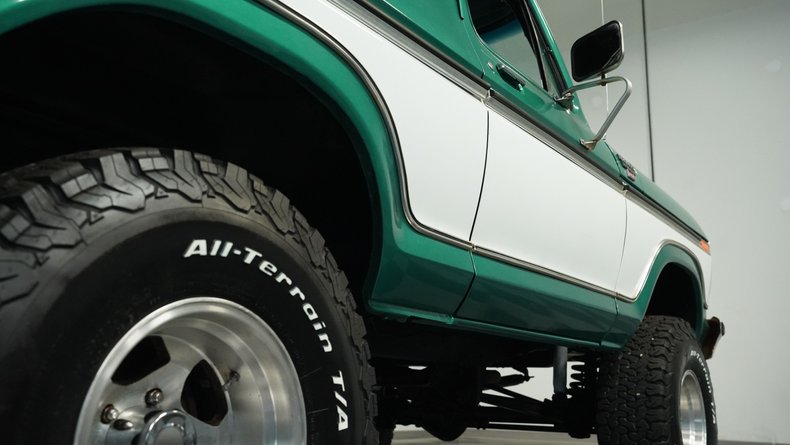 Ford-Bronco-1979-Green-Plaid-42