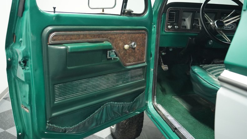Ford-Bronco-1979-Green-Plaid-47