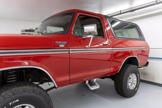 Ford-Bronco-1979-SUV-11