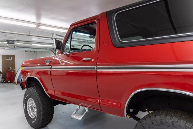 Ford-Bronco-1979-SUV-13