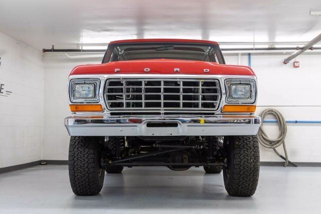 Ford-Bronco-1979-SUV-2