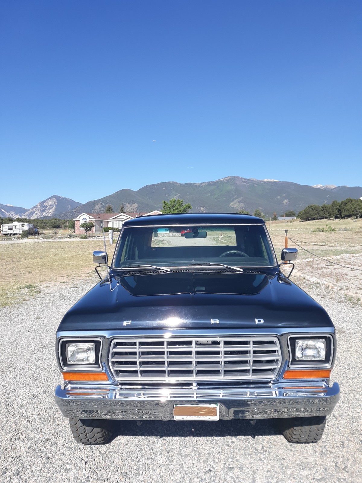 Ford-Bronco-1979-SUV-3
