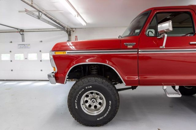 Ford-Bronco-1979-SUV-8