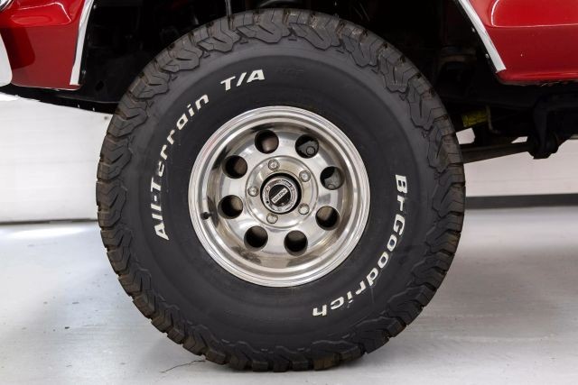 Ford-Bronco-1979-SUV-9