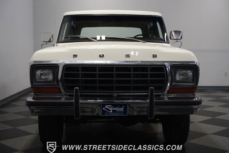 Ford-Bronco-1979-White-Tan-10