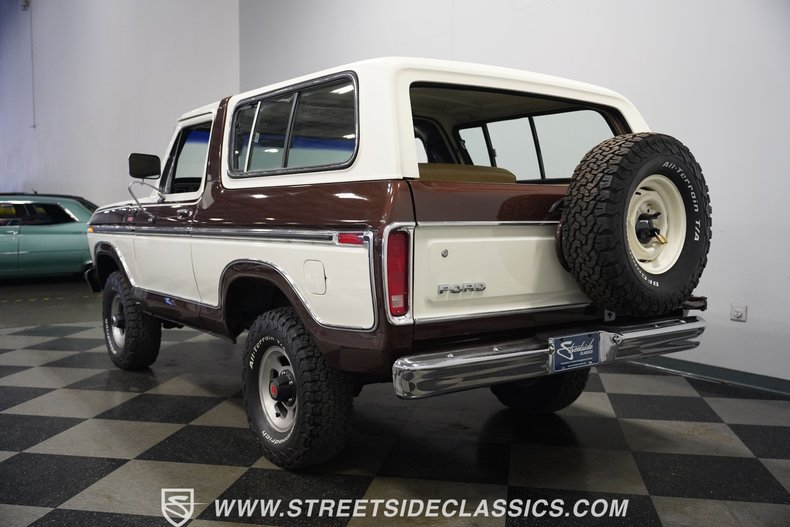 Ford-Bronco-1979-White-Tan-17