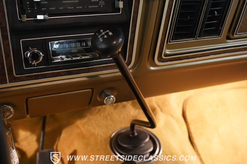 Ford-Bronco-1979-White-Tan-2