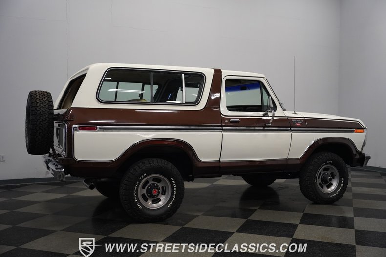 Ford-Bronco-1979-White-Tan-21