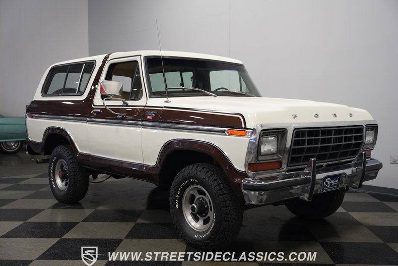 Ford-Bronco-1979-White-Tan-24