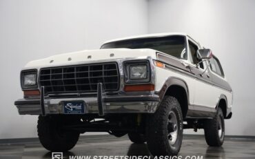 Ford-Bronco-1979-White-Tan-30