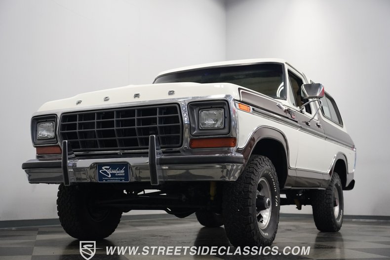 Ford-Bronco-1979-White-Tan-30