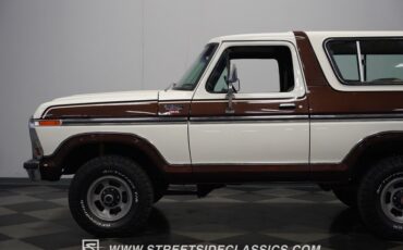 Ford-Bronco-1979-White-Tan-32