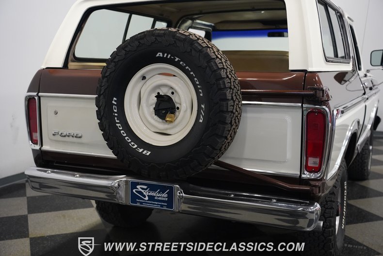 Ford-Bronco-1979-White-Tan-36