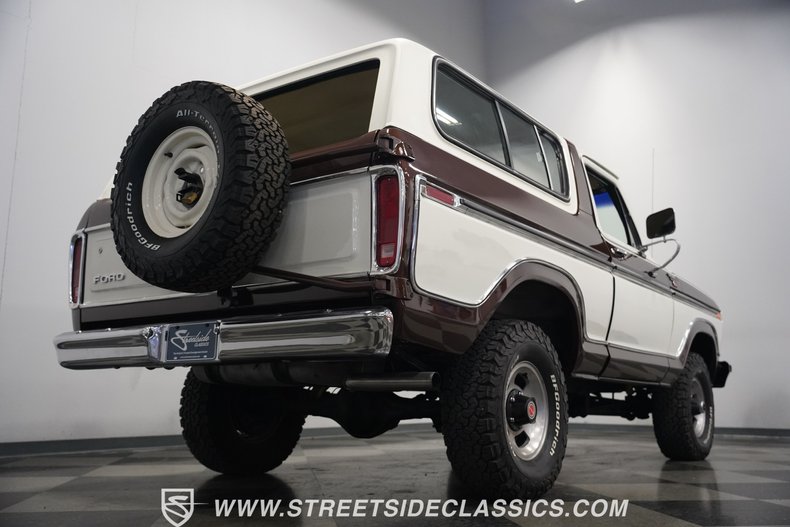 Ford-Bronco-1979-White-Tan-37