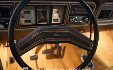Ford-Bronco-1979-White-Tan-48