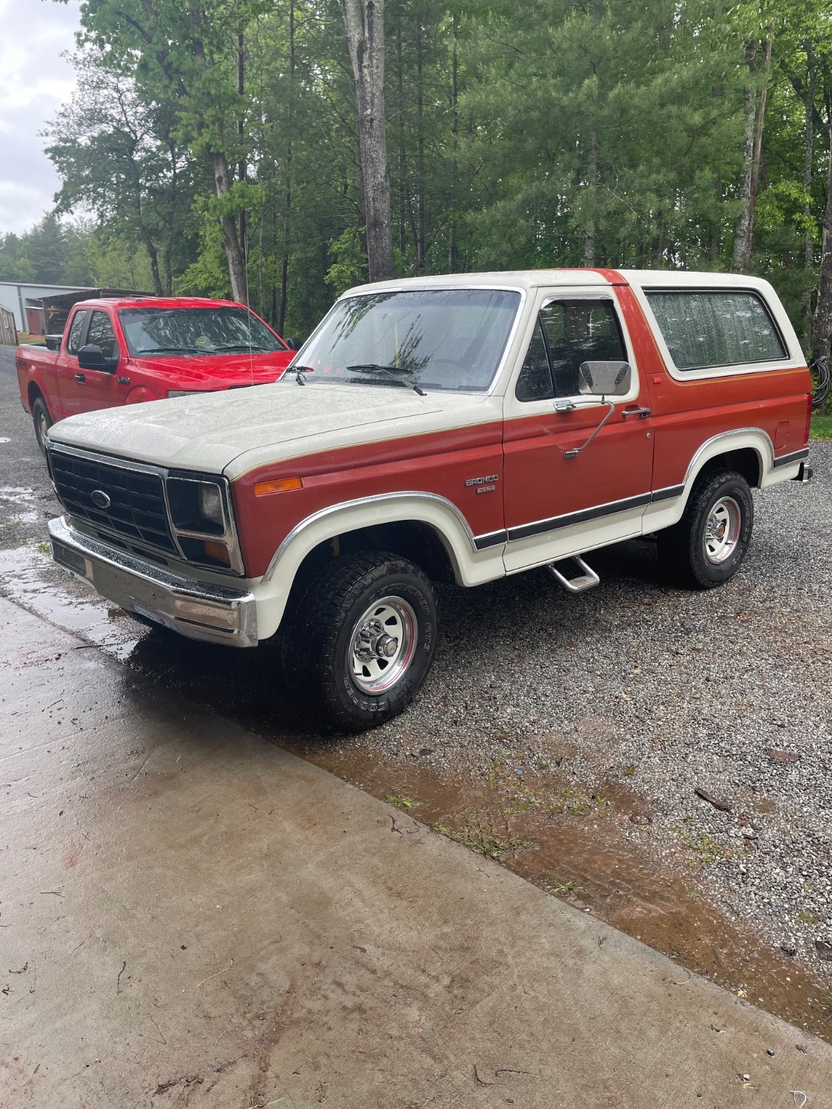 Ford-Bronco-1982-SUV-1