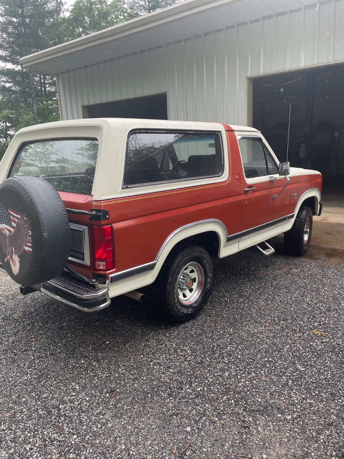 Ford-Bronco-1982-SUV-2