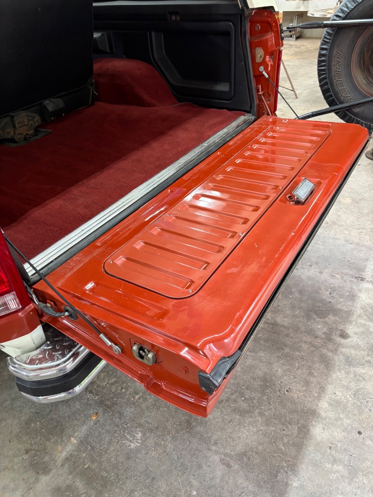 Ford-Bronco-1982-SUV-21
