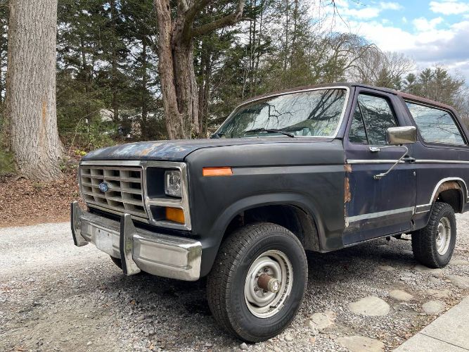 Ford-Bronco-1983-Blue-16
