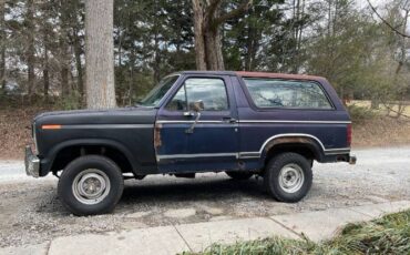 Ford-Bronco-1983-Blue-17