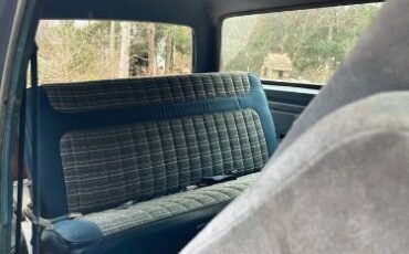 Ford-Bronco-1983-Blue-2