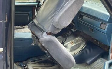 Ford-Bronco-1983-Blue-4