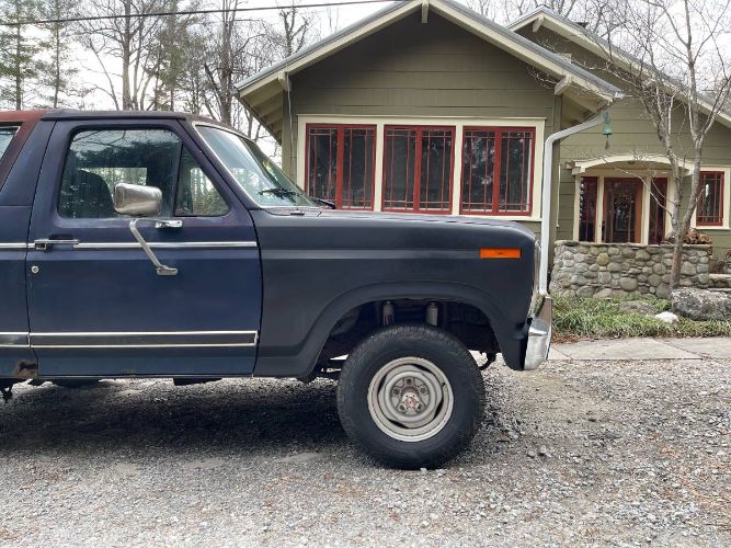 Ford-Bronco-1983-Blue-9