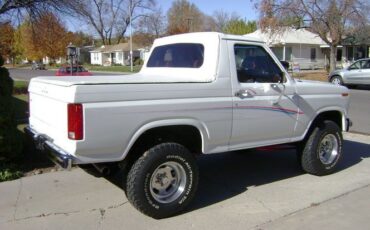 Ford-Bronco-1984-2