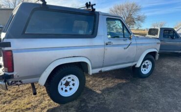 Ford-Bronco-1984