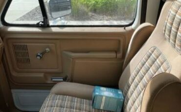 Ford-Bronco-1984-Custom-7