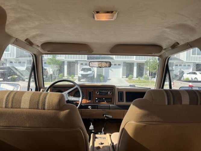 Ford-Bronco-1984-Two-Tone-Tan-10