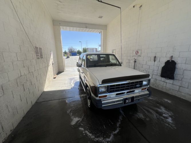 Ford-Bronco-1984-Two-Tone-Tan-11