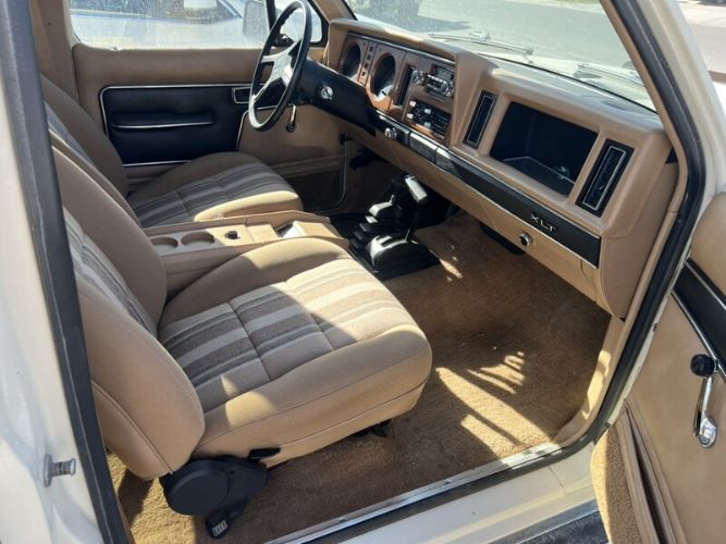 Ford-Bronco-1984-Two-Tone-Tan-12