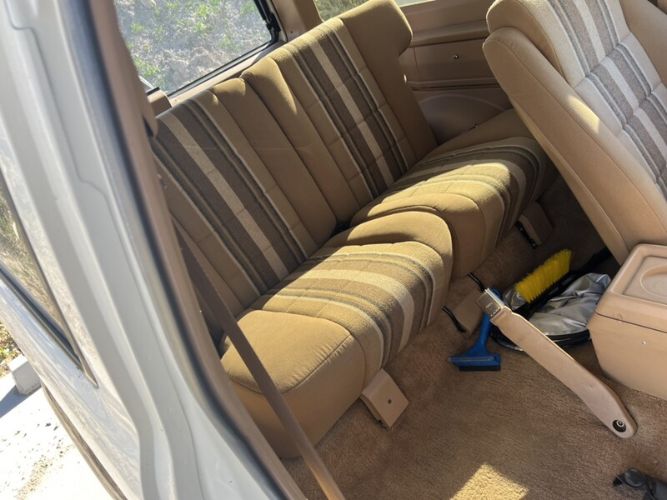 Ford-Bronco-1984-Two-Tone-Tan-13