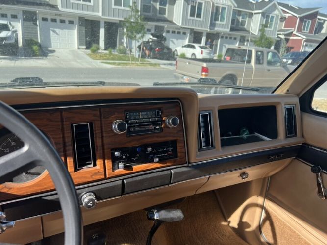 Ford-Bronco-1984-Two-Tone-Tan-14